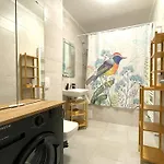 Blue Jay's Nest — Ac & Stylish Terrace Braşov