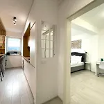 Appartement Blue Jay's Nest — Ac & Stylish Terrace Braşov