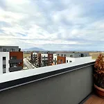 Blue Jay's Nest — Ac & Stylish Terrace Appartement Braşov