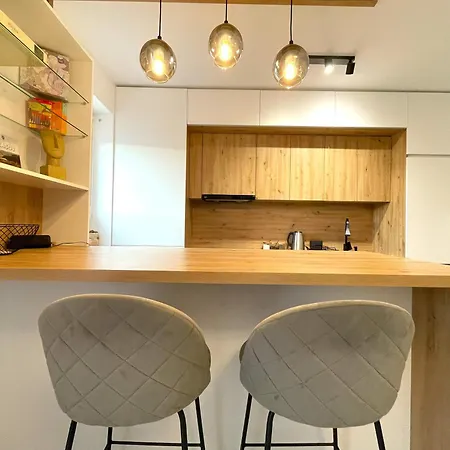 Blue Jay's Nest With Ac And Stylish Terrace