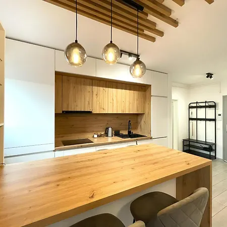 Blue Jay's Nest — Ac & Stylish Terrace