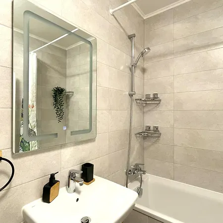 Blue Jay's Nest — Ac & Stylish Terrace شقة *