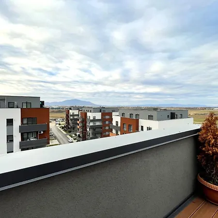 Blue Jay's Nest — Ac & Stylish Terrace شقة براشوف