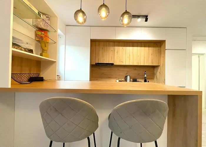 Blue Jay's Nest — Ac & Stylish Terrace