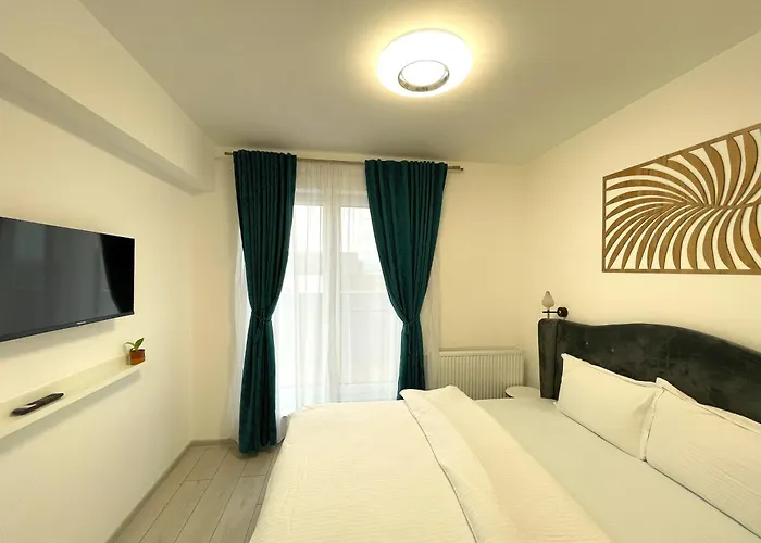 Blue Jay's Nest — Ac & Stylish Terrace * 布拉索夫