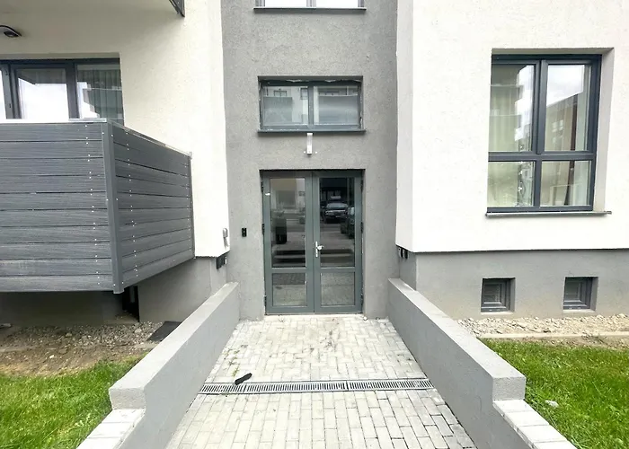 Blue Jay's Nest — Ac & Stylish Terrace 公寓 布拉索夫